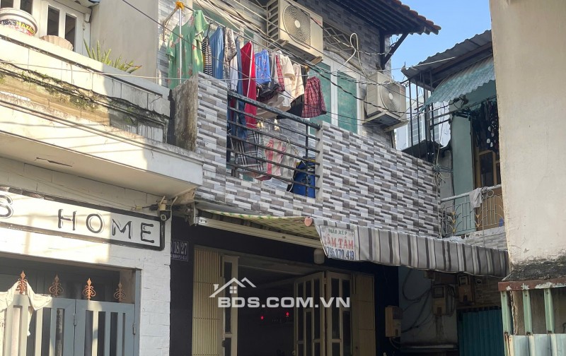BÁN NHÀ HẺM 4M (BÊN HÔNG ĐẦM SEN) 38M2 (1 TRỆT 1 LẦU) 4.3TỶ. LH:0913900555.