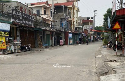 đất nền cần bán,  đất mặt đường lớn, chính chủ, cách cổng chợ Xanh khoảng 30m. vị trí đẹp, đất đẹp nở hậu : mặt 3.95m x hậu 4m