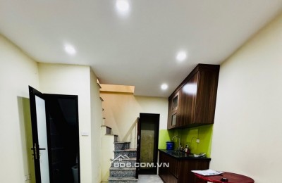 BÁN NHÀ PHỐ LÊ VĂN HƯU – SÁT PHỐ CỔ – Ô TÔ ĐỖ CỬA – 4 TẦNG DÂN XÂY – 6 TỶ TL