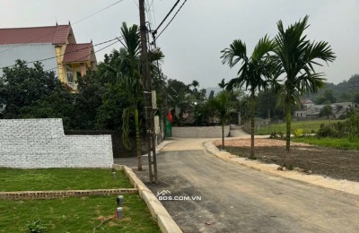 HƠN 400TR / LÔ ĐẤT GIÁP HÀ NỘI, XUNG QUANH DÂN CƯ ĐÔNG