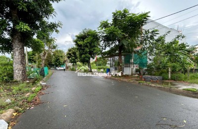 Bán 130m2 đất full thổ cư gần Aeon giá rẻ, chỉ cách trung tâm hành chính công TP. Tân An 200mm. SHR chính chủ  Giá bán là 2 tỷ 900 triệu