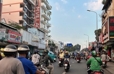 Giá tốt nhà HXH Nguyễn Kiệm Phú Nhuận 94m2 ngang 4.7m gần trường mầm non chỉ 11.4 tỷ.
