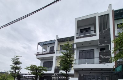 BÁN NHÀ SIÊU ĐẸP 3.2 TỶ 3 TẦNG 61M2 MẶT ĐƯỜNG ĐỆ TỨ