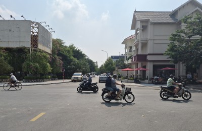 BÁN NHÀ MẶT ĐƯỜNG HOÀNG HOA THÁM 3 TẦNG 34M2 GIÁ 3.8 TỶ
