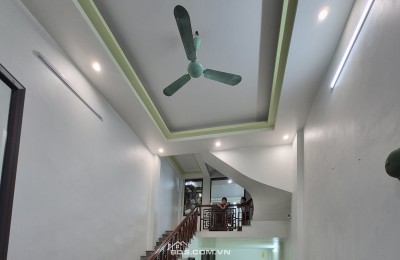 BÁN NHÀ 3.45 TỶ 3.5 TẦNG 54M2 CÓ GARA Ô TÔ ĐƯỜNG NHÁNH GIỮA KHU BÃI VƯỢT