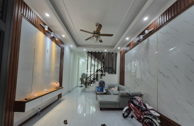BÁN NHÀ ĐẸP 1.98 TỶ 3 TẦNG 55M2 ( TÂY NAM ) NGÕ RỘNG TRẦN QUANG KHẢI