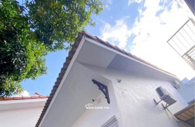 Cần bán Villas – Trưng Nữ Vương, Hải Châu, Đà Nẵng
Dòng tiền sẵn: 30 triệu/tháng
DT: 286m², ngang 12m
Kiệt ô tô, cách đường chính 50m
Sân vườn