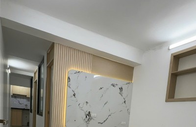 Cho thuê căn hộ tập thể 40m2 - 2 ngủ -   phố Bùi Ngọc Dương giá 7tr5