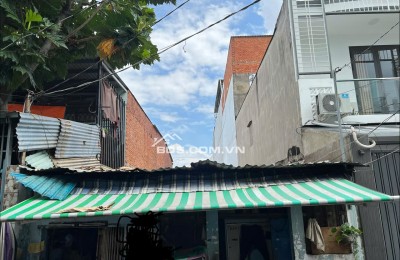 Bán nhà trọ cấp 4 nối dài 02 mặt hẻm trước . hẻm sau,  liền kề  gần giáp mặt tiền